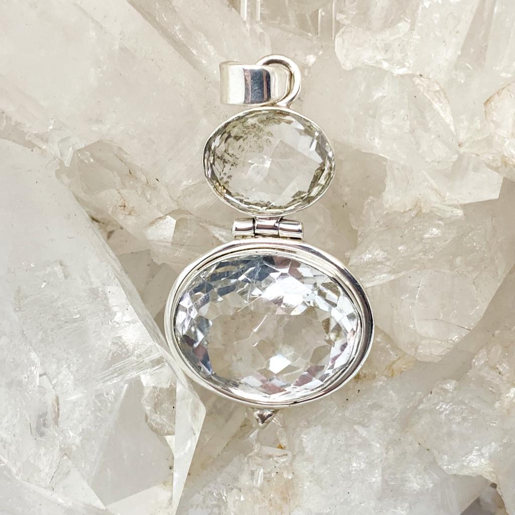 Clear quartz online pendant