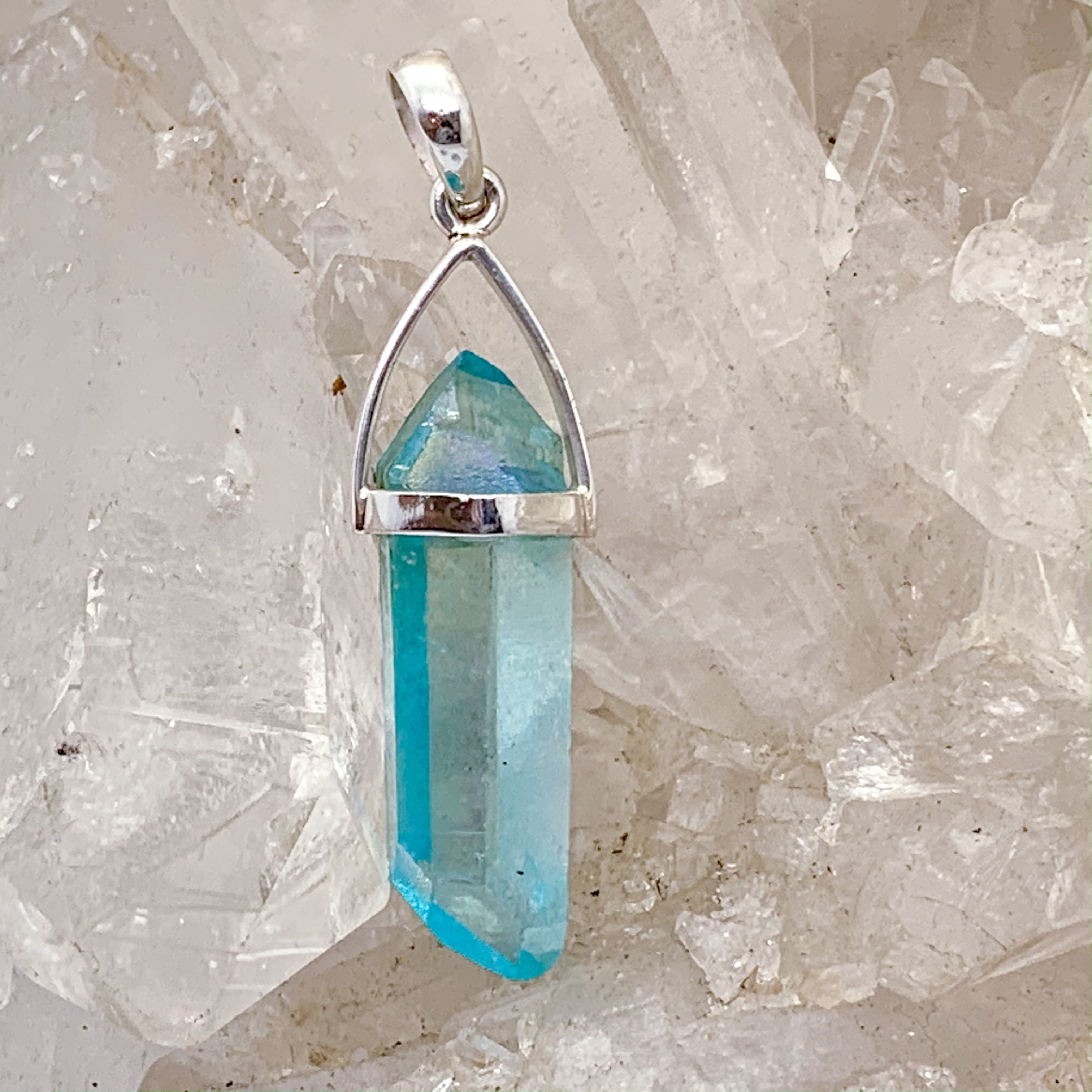 Aqua hot sale aura necklace